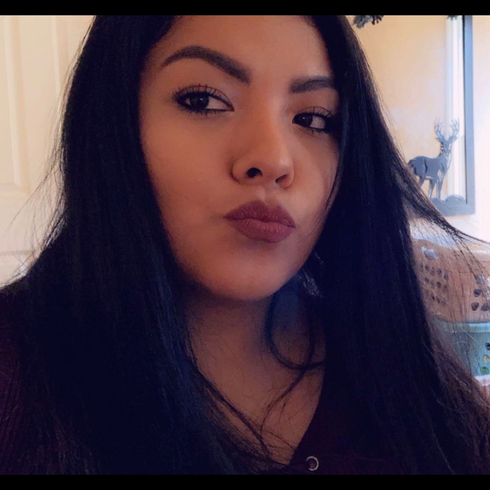 Meet your Posher, Gicela